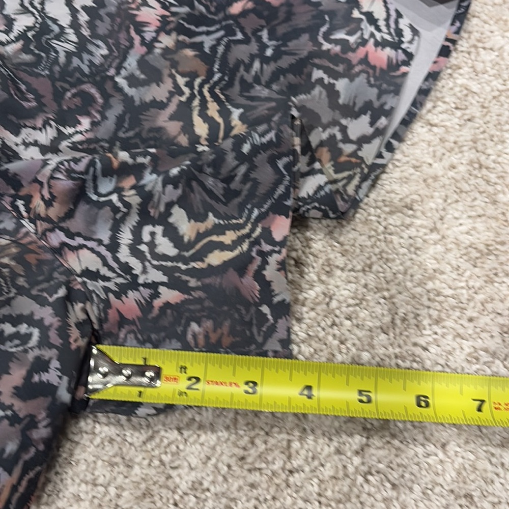EUC Athleta Crossroads Shorts - XS - Picture 9 of 9